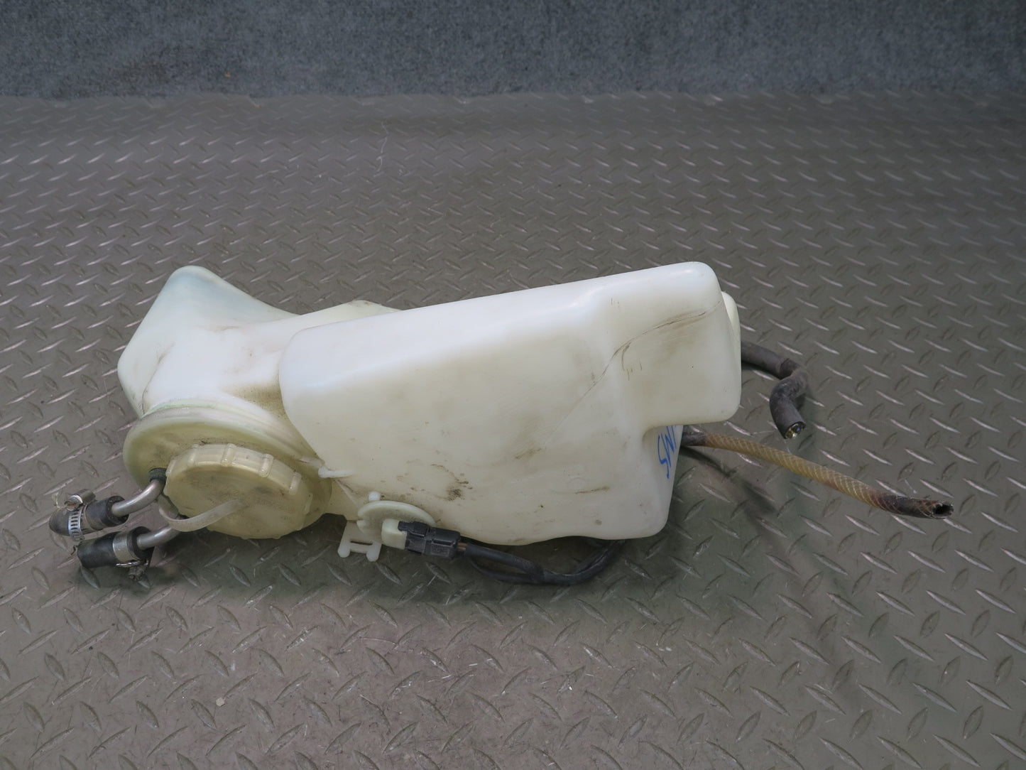 88-91 Mercedes W126 560SEL Windshield Washer Fluid Reservoir Tank w Pumps OEM