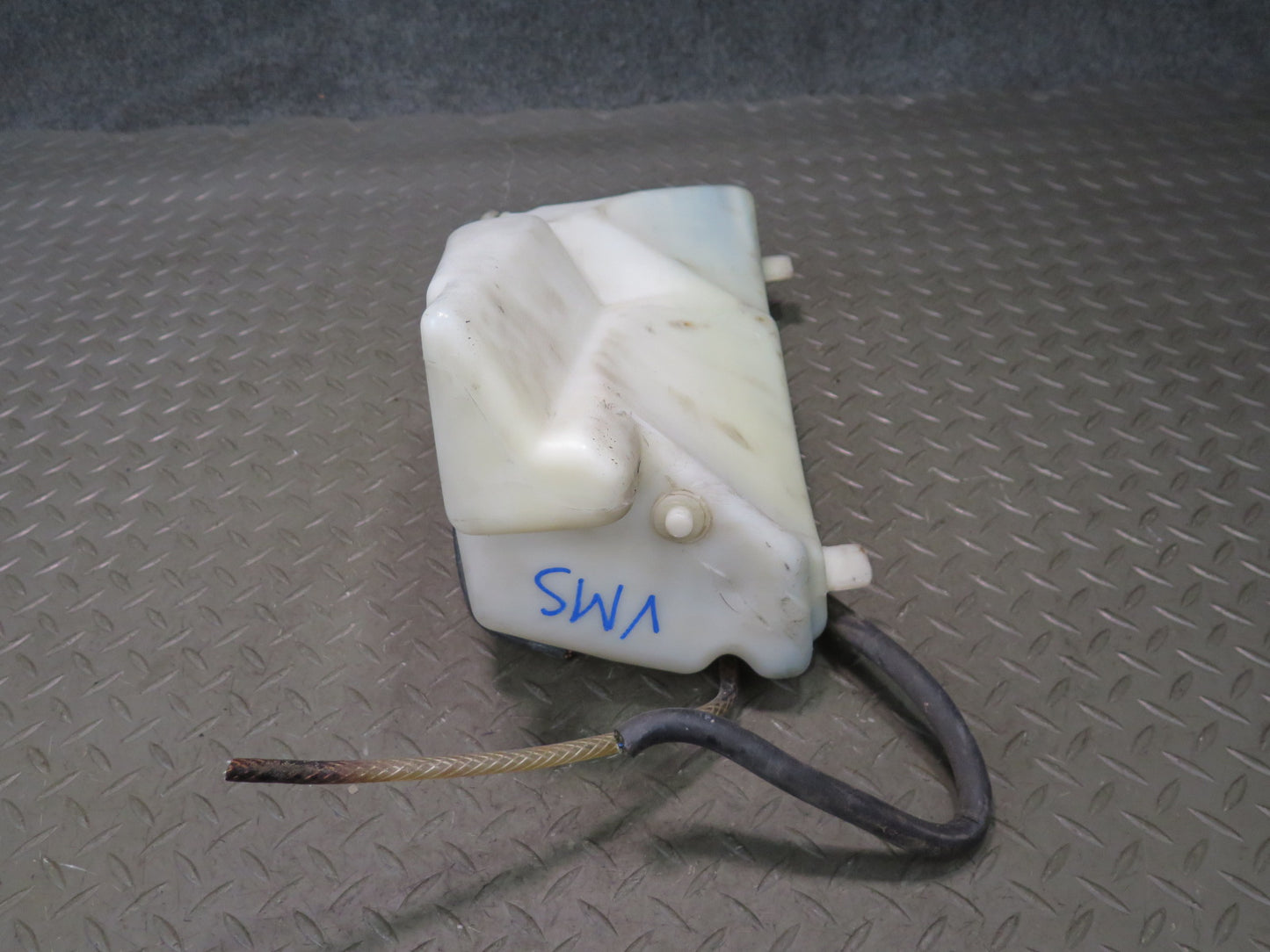 88-91 Mercedes W126 560SEL Windshield Washer Fluid Reservoir Tank w Pumps OEM