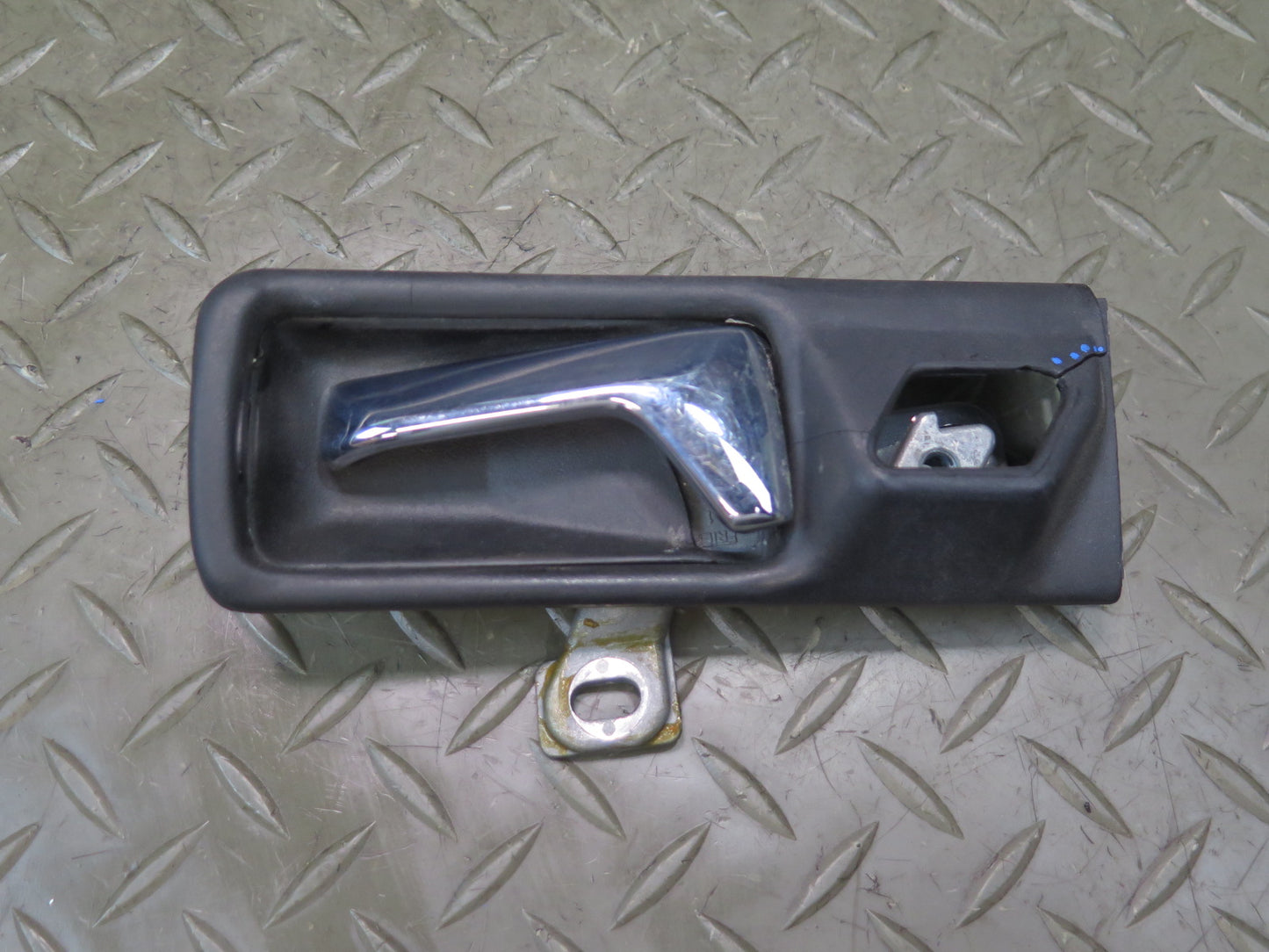 86-91 Mercedes W126 560SEL Front Left Door Interior Pull Handle w Trim OEM