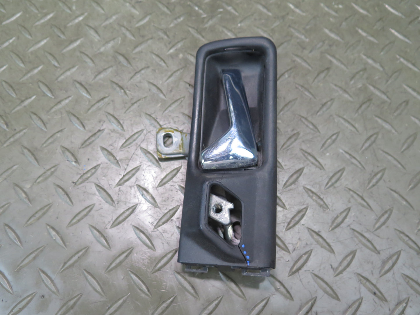 86-91 Mercedes W126 560SEL Front Left Door Interior Pull Handle w Trim OEM