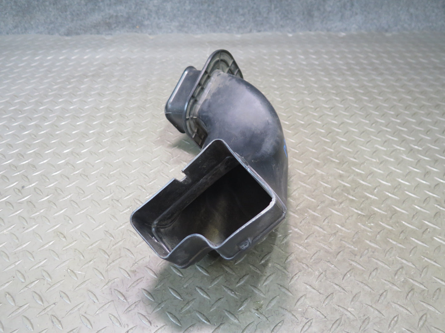 1999-2005 Porsche 911 Carrera 996 Air Intake Duct Tube Hose Line