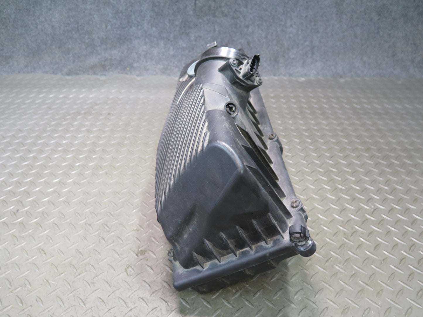 2000-2005 Porsche 911 Carrera 996  Air Intake Cleaner Filter Box W/ MAF Sensor