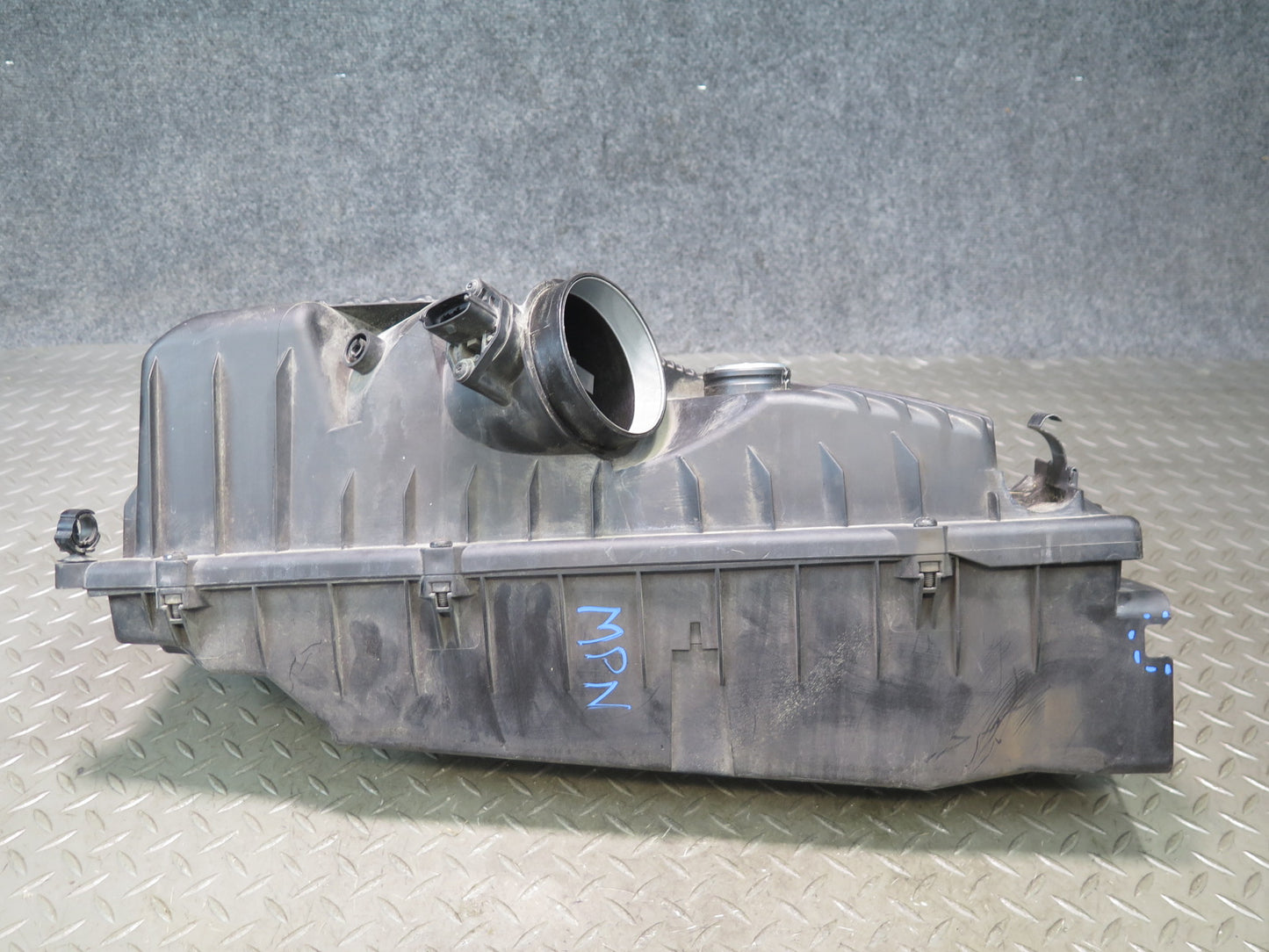 2000-2005 Porsche 911 Carrera 996  Air Intake Cleaner Filter Box W/ MAF Sensor