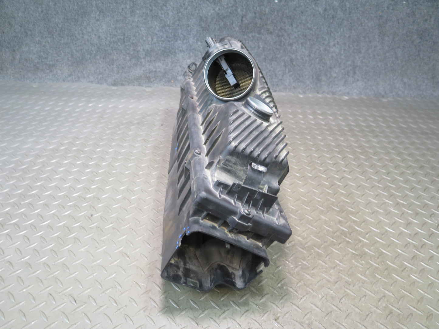 2000-2005 Porsche 911 Carrera 996  Air Intake Cleaner Filter Box W/ MAF Sensor