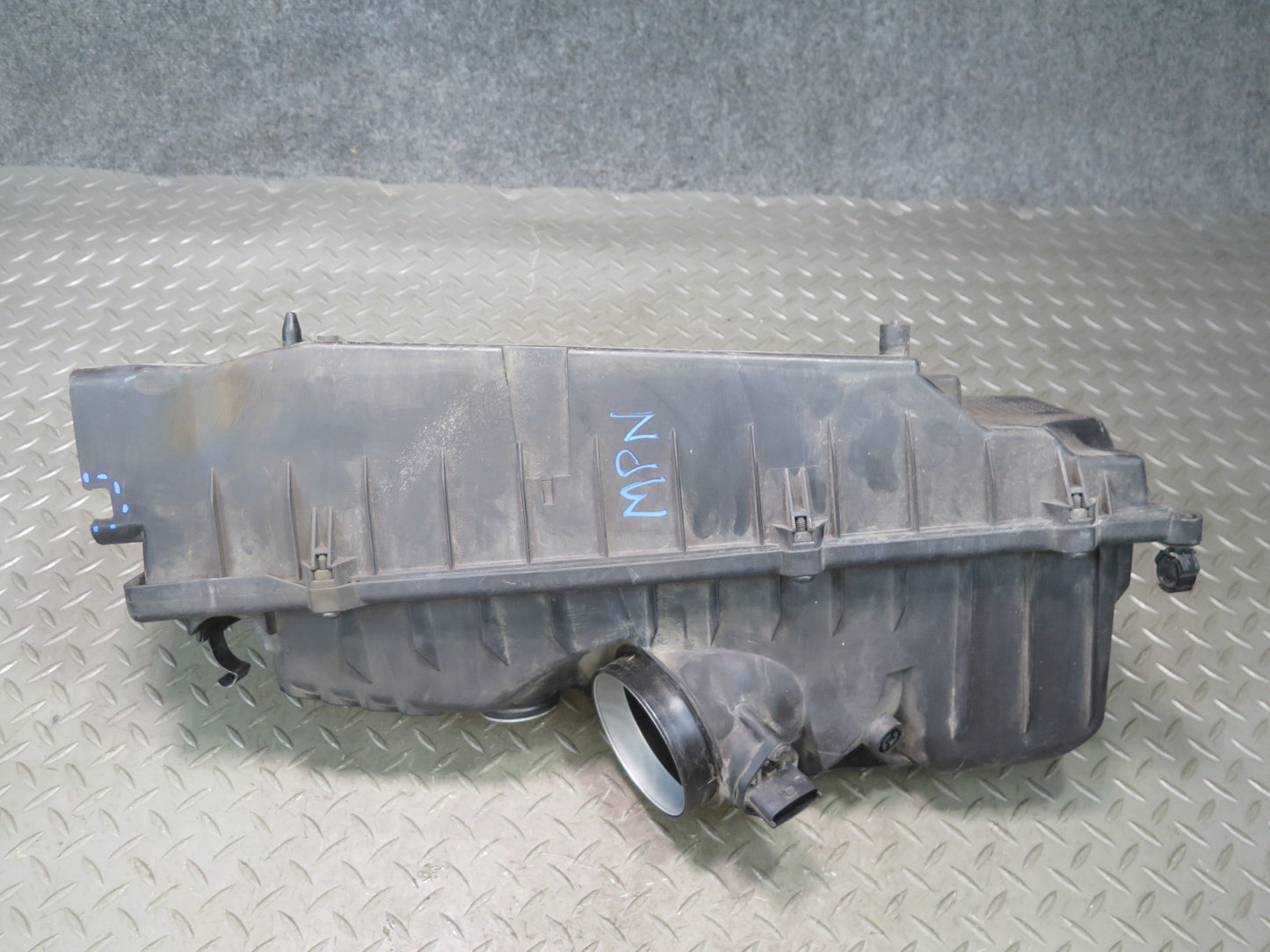 2000-2005 Porsche 911 Carrera 996  Air Intake Cleaner Filter Box W/ MAF Sensor