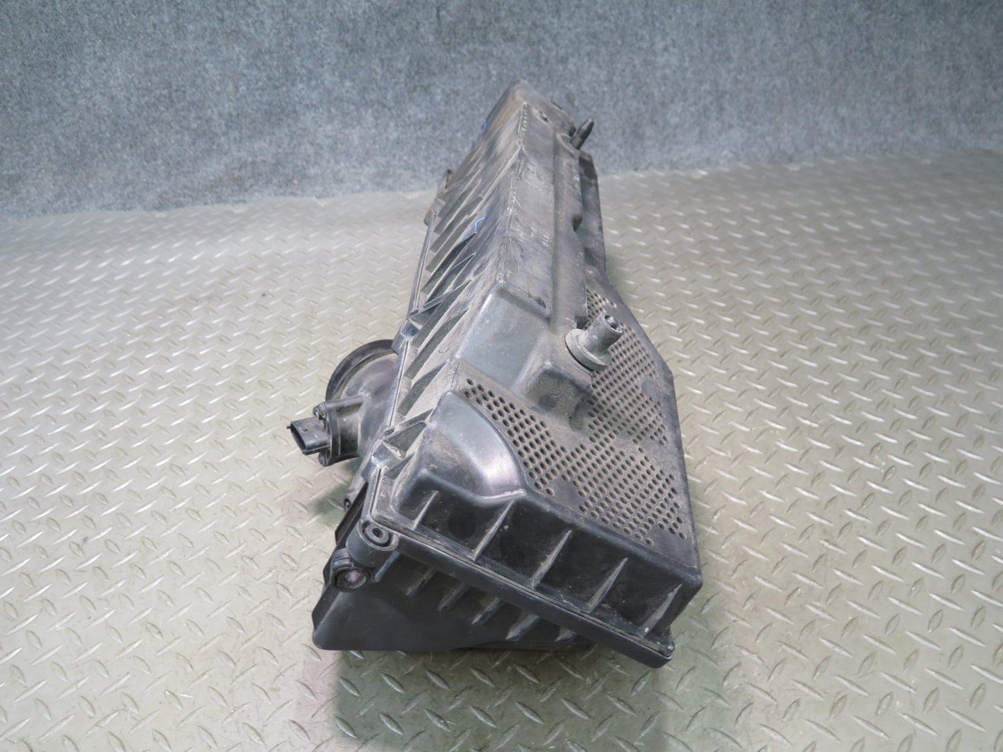 2000-2005 Porsche 911 Carrera 996  Air Intake Cleaner Filter Box W/ MAF Sensor