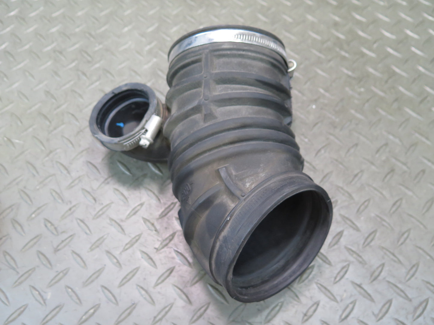 2002-2005 Porsche 911 996 3.6L Air Intake Cleaner Filter Box Duct Tube Pipe