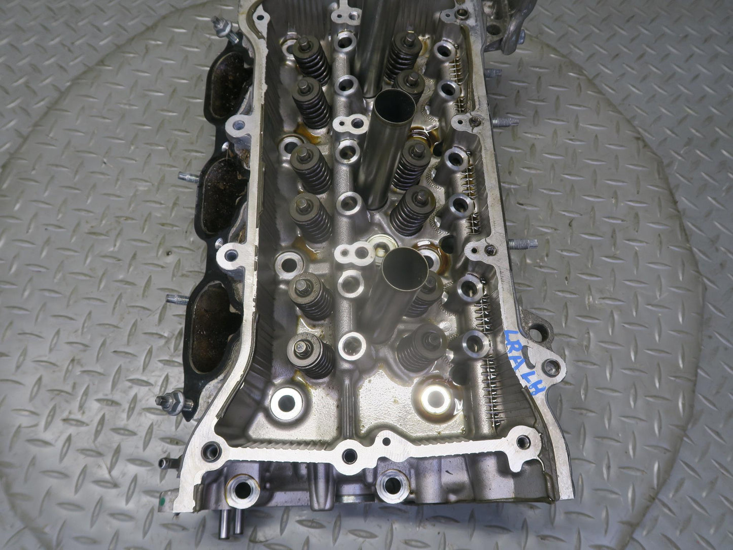 15-17 Lexus GSC16L RC350 RC300 2GRFSE Left Engine Motor Cylinder Head 77K OEM