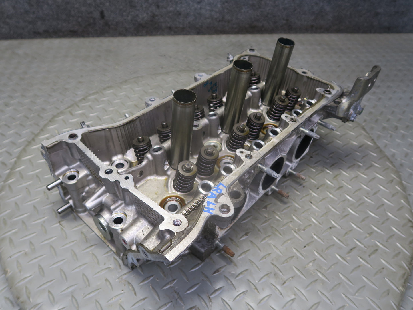 15-17 Lexus GSC16L RC350 RC300 2GRFSE Left Engine Motor Cylinder Head 77K OEM