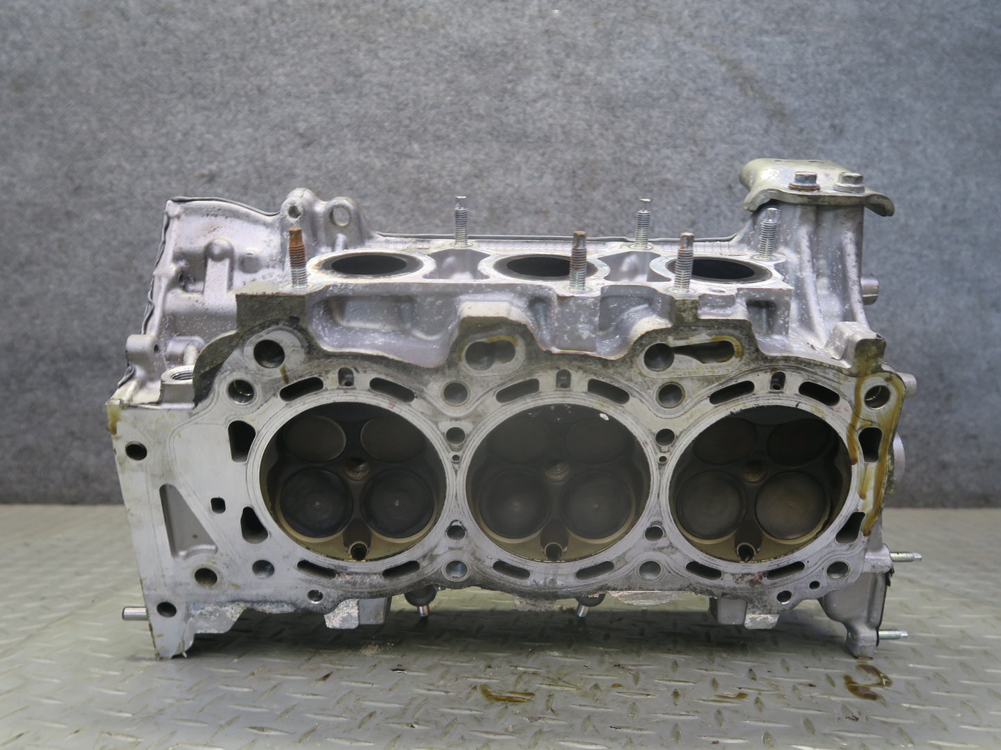 15-17 Lexus GSC16L RC350 RC300 2GRFSE Left Engine Motor Cylinder Head 77K OEM