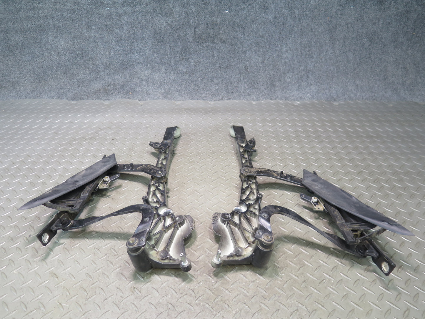 1999-2005 Porsche 911 996 Convertible TOP Roof Left & Right Hinge Set of 2