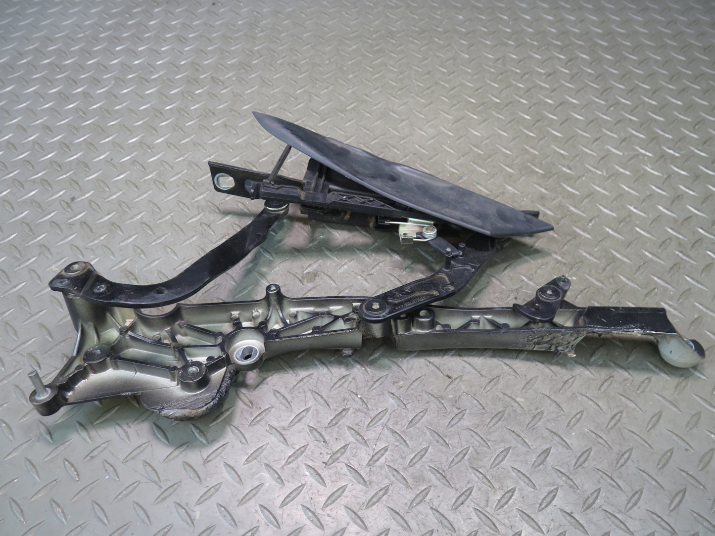 1999-2005 Porsche 911 996 Convertible TOP Roof Left & Right Hinge Set of 2