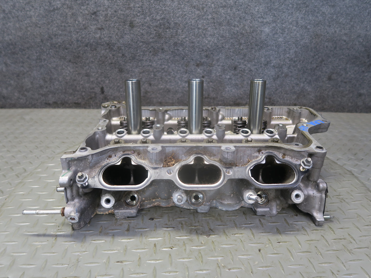 15-17 Lexus GSC16L RC350 RC300 2GRFSE Right Engine Motor Cylinder Head 77K OEM