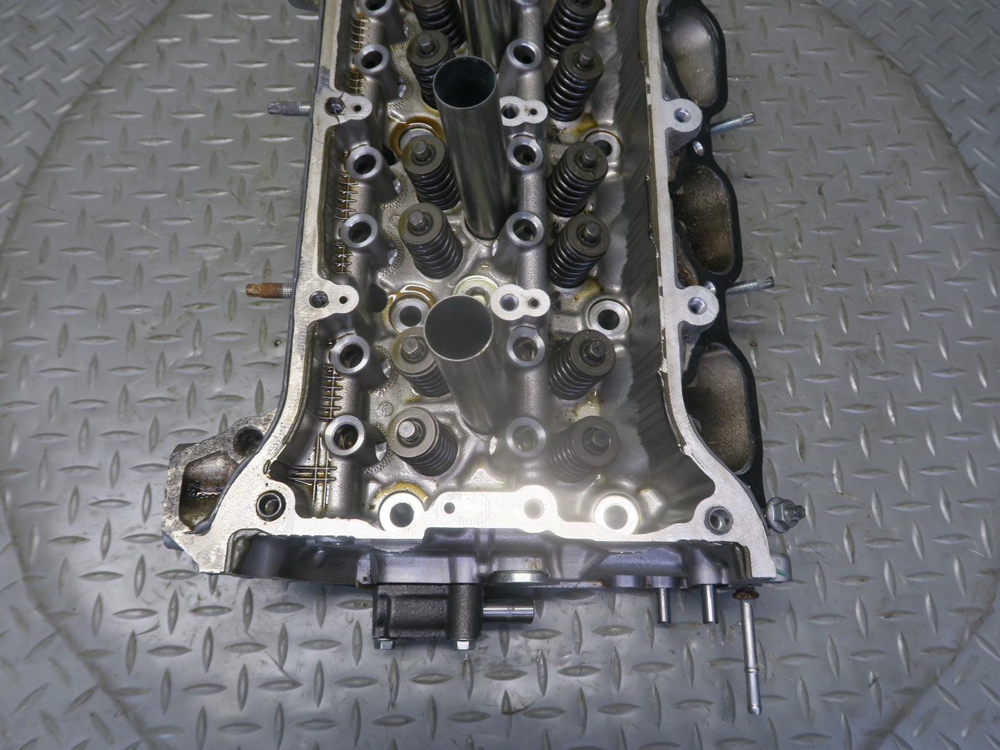 15-17 Lexus GSC16L RC350 RC300 2GRFSE Right Engine Motor Cylinder Head 77K OEM