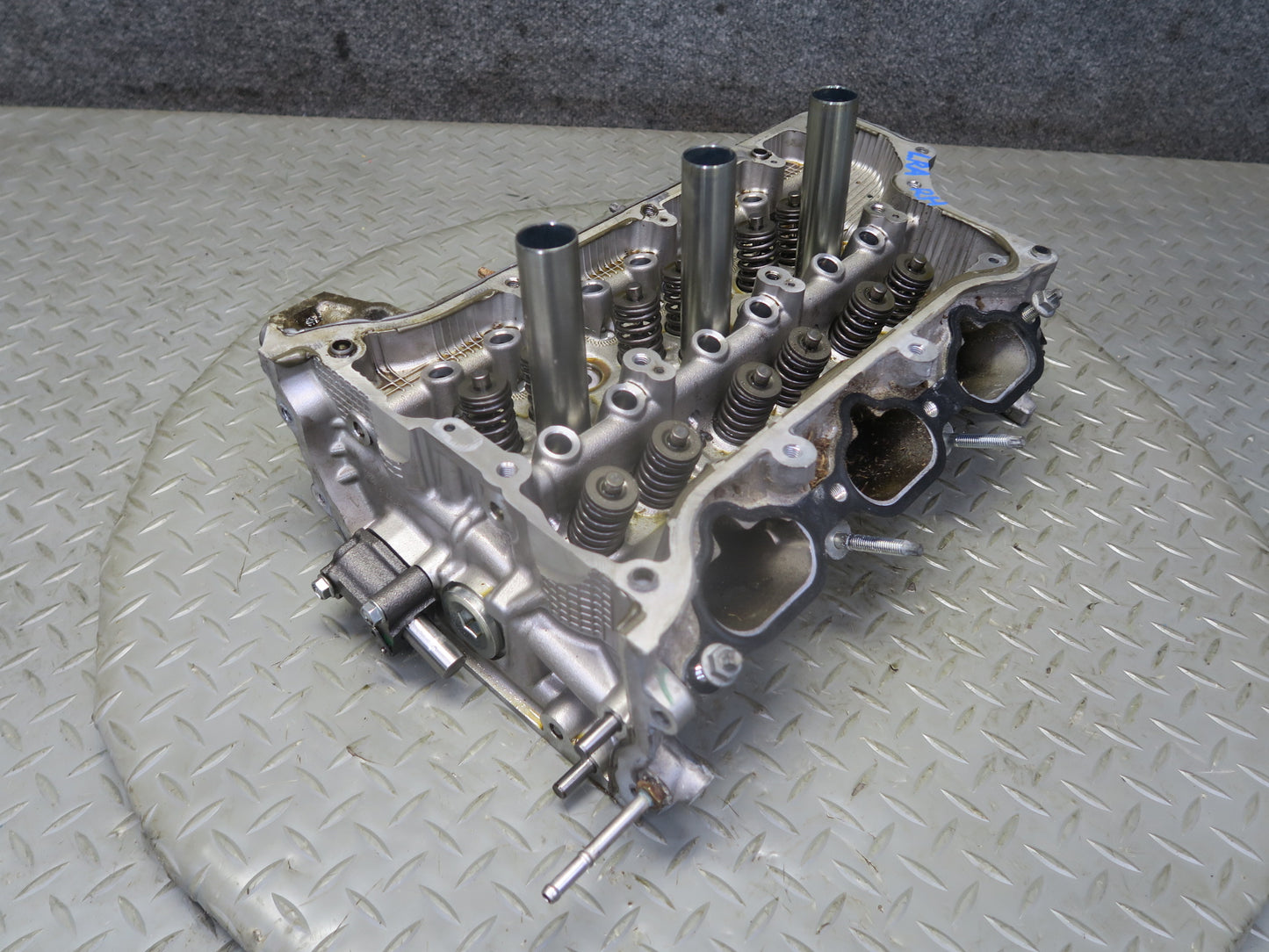 15-17 Lexus GSC16L RC350 RC300 2GRFSE Right Engine Motor Cylinder Head 77K OEM