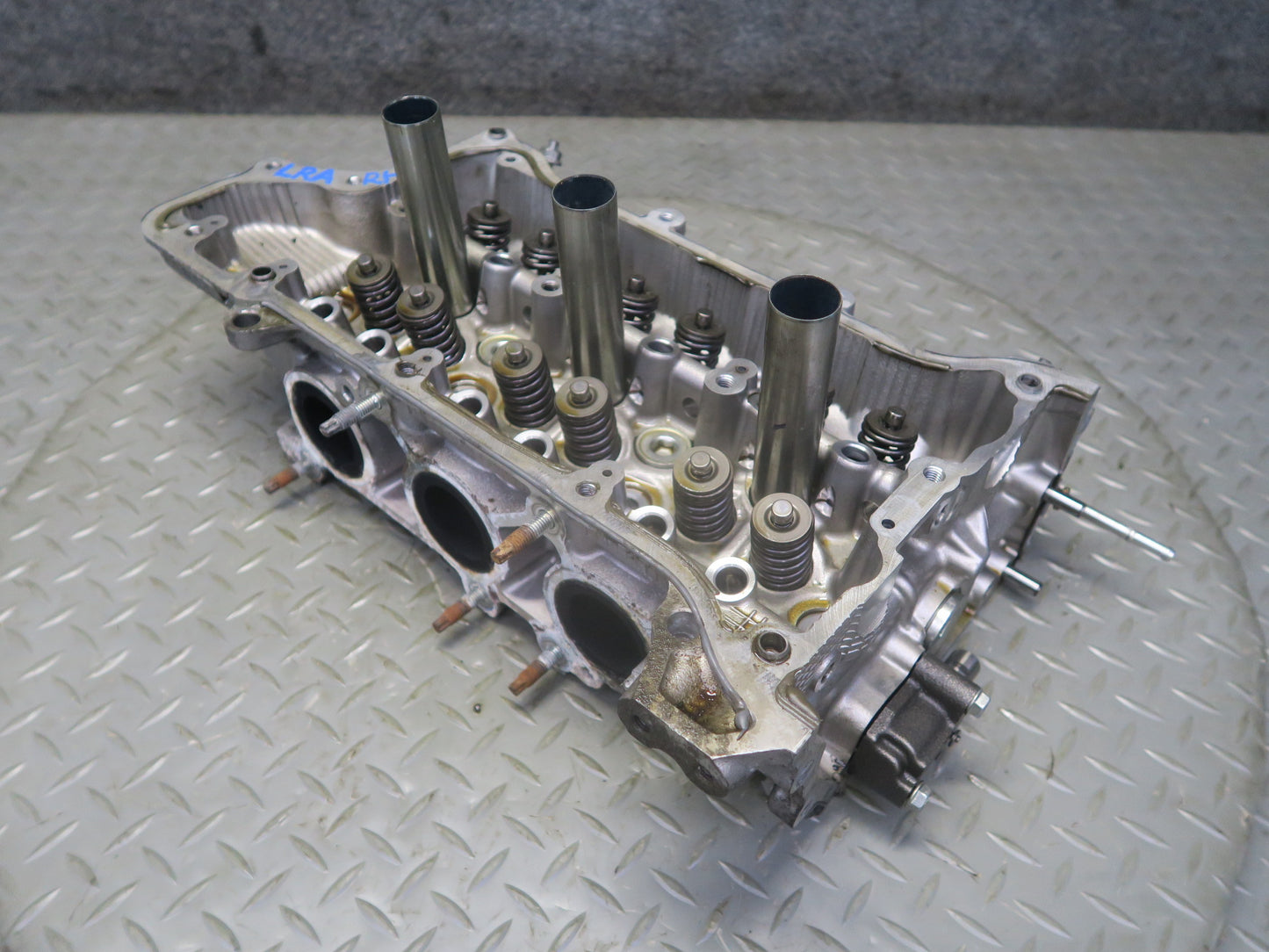 15-17 Lexus GSC16L RC350 RC300 2GRFSE Right Engine Motor Cylinder Head 77K OEM