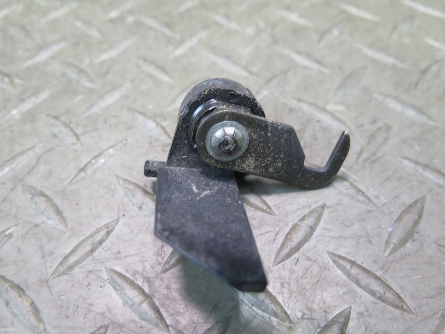 03-06 Chevrolet SSR Ignition Switch Center Console Door Lock KEY Set OEM