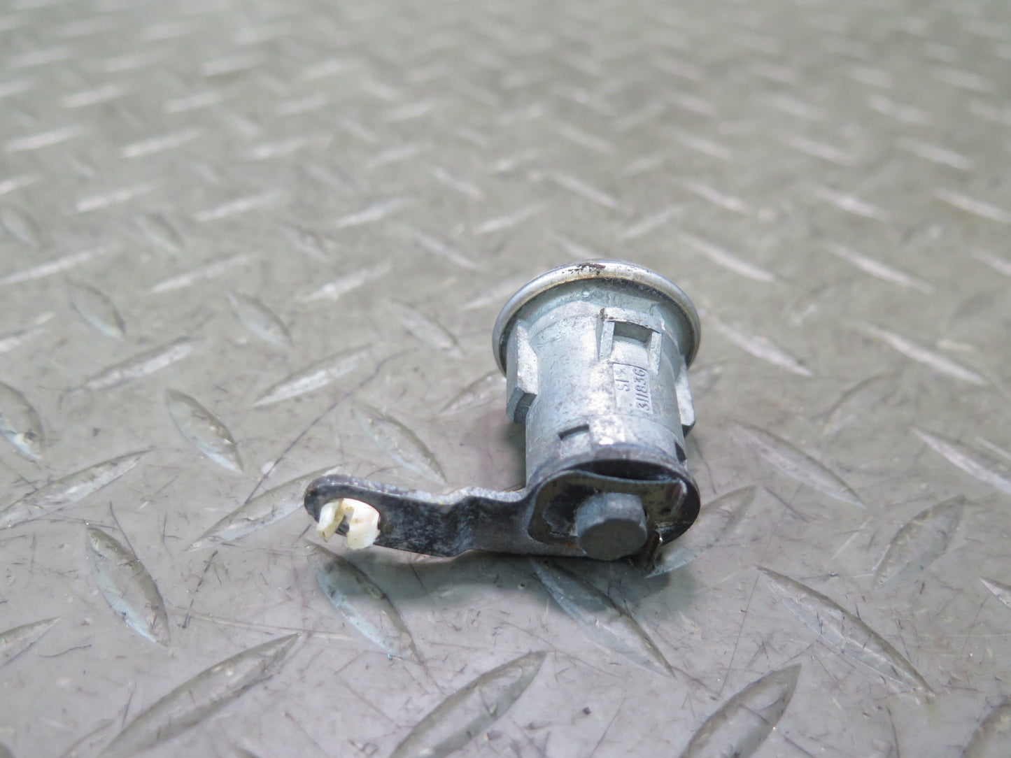 03-06 Chevrolet SSR Ignition Switch Center Console Door Lock KEY Set OEM