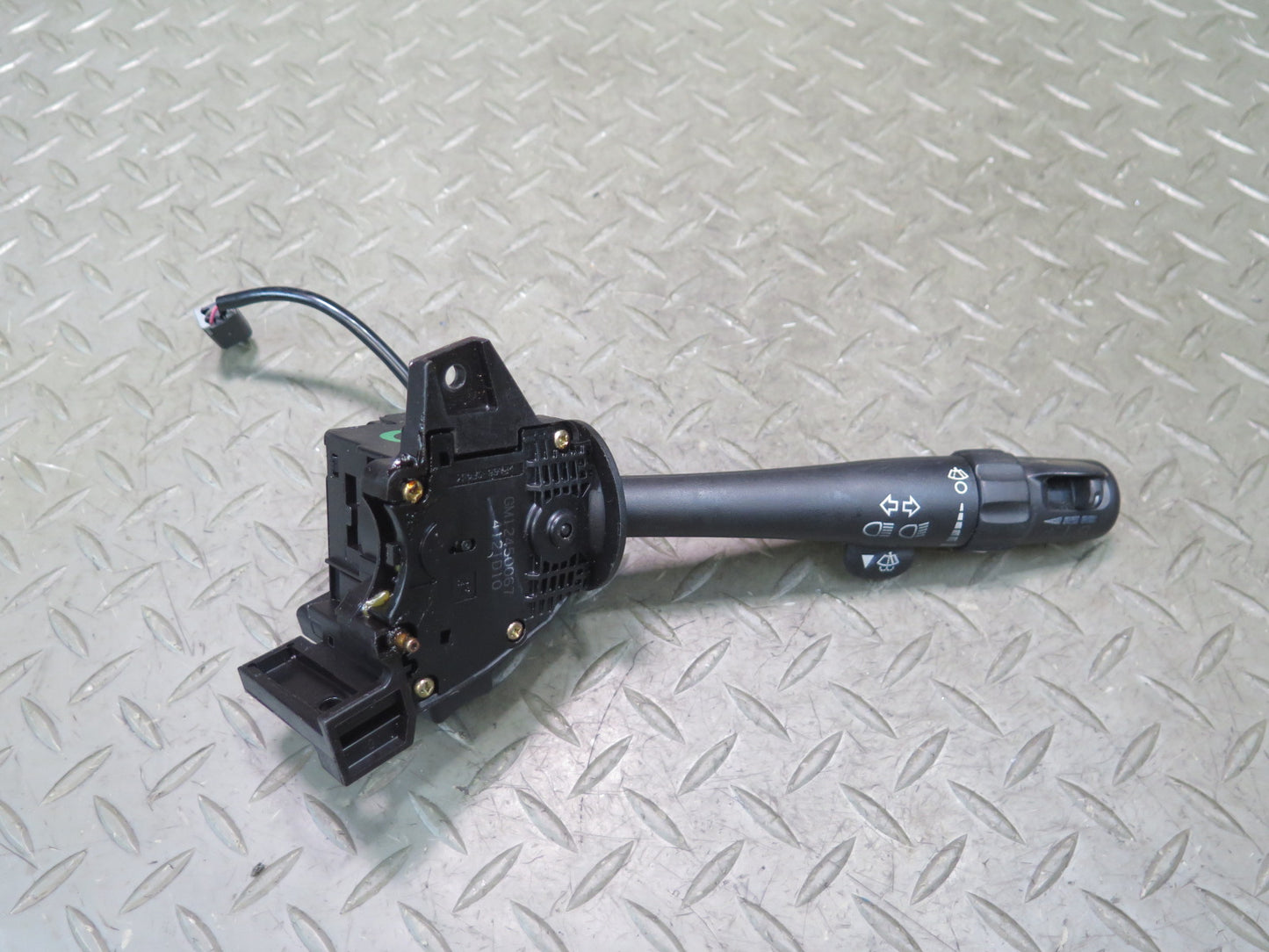 03-06 Chevrolet Tahoe SSR Steering Column Turn Signal Wiper Cruise Switch OEM