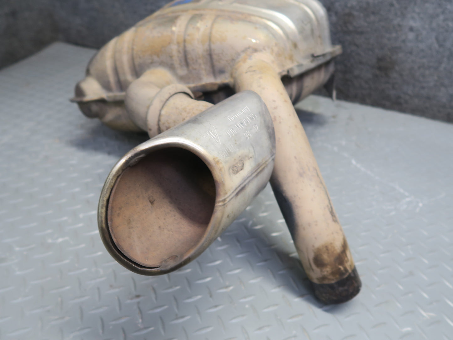 1999-2001 Porsche 911 996 M/T Rear Right Exhaust Muffler w Tip 99611112156