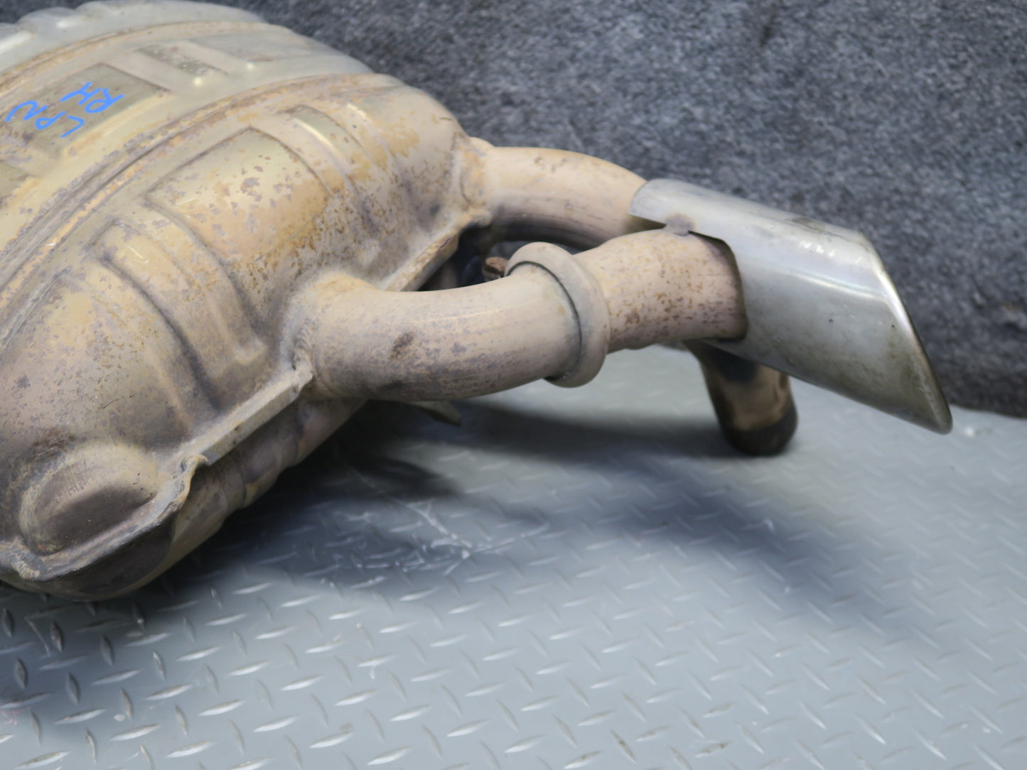 1999-2001 Porsche 911 996 M/T Rear Right Exhaust Muffler w Tip 99611112156