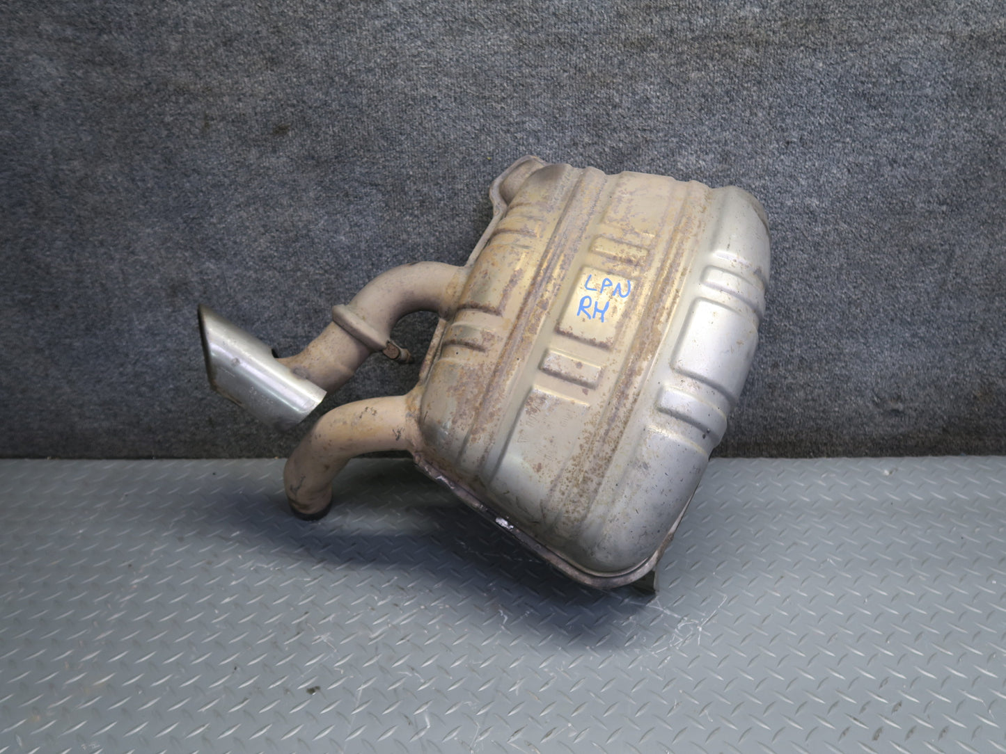 1999-2001 Porsche 911 996 M/T Rear Right Exhaust Muffler w Tip 99611112156