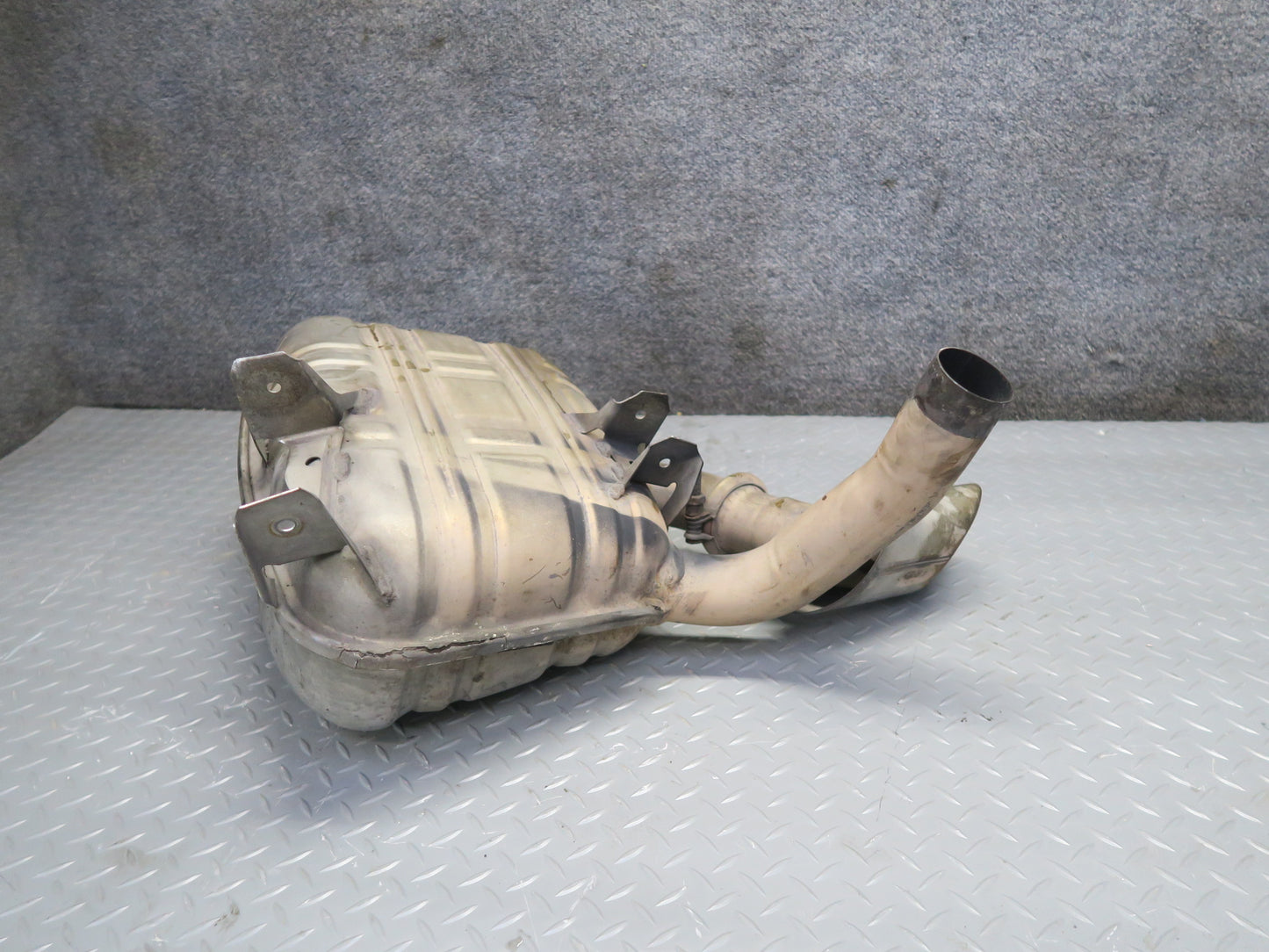 1999-2001 Porsche 911 996 M/T Rear Right Exhaust Muffler w Tip 99611112156