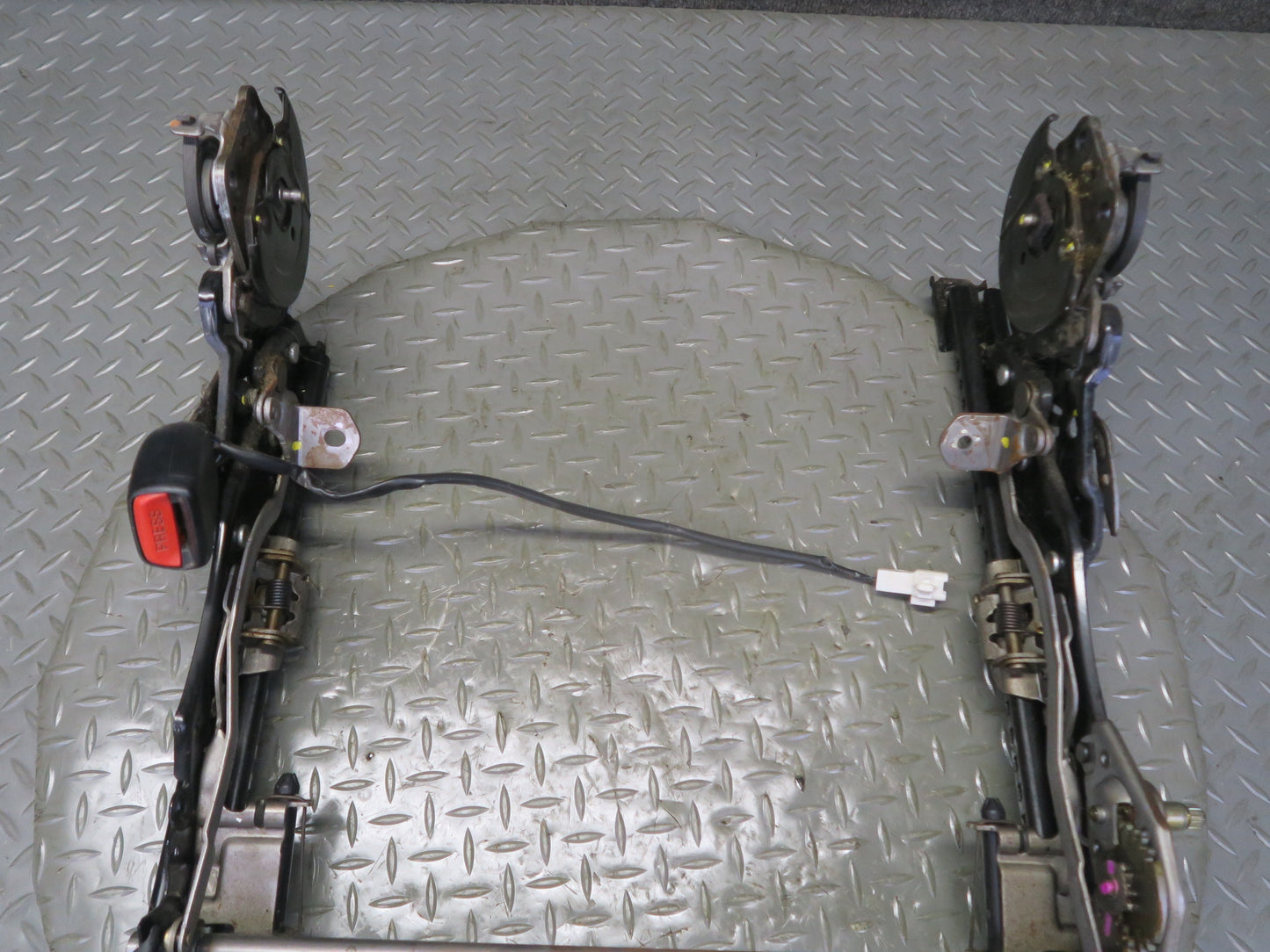 00-02 Toyota MR2 Spyder ZZW30L Front Left Seat Lower Track Rails OEM