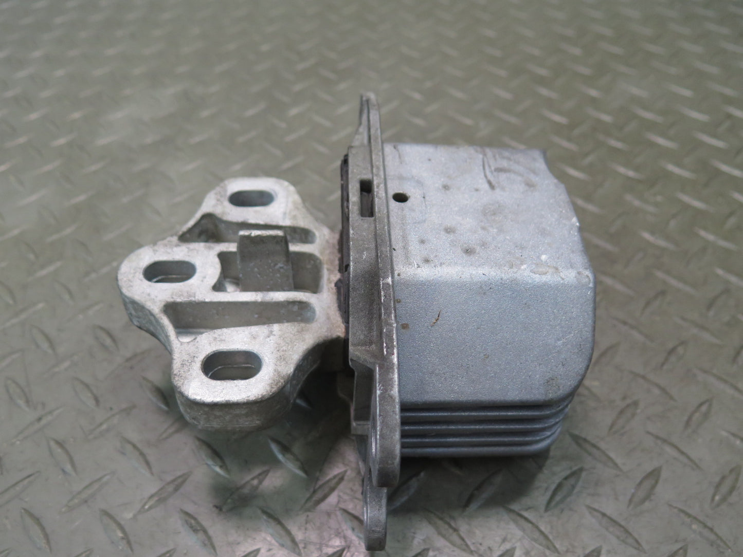 14-24 Mini Cooper S F54 F55 F56 F57 Transmission Mount Support 6853449 OEM