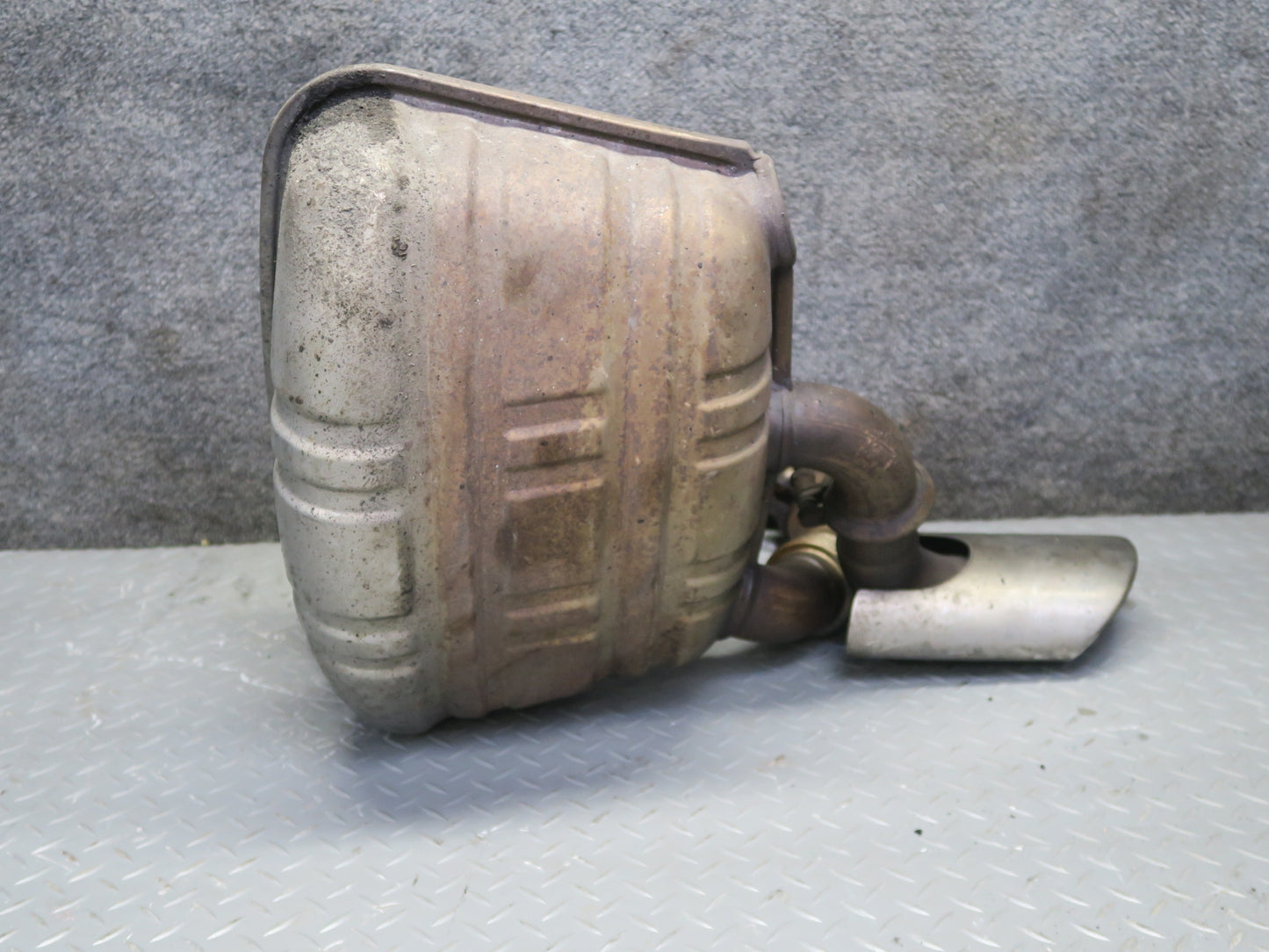 02-05 Porsche 911 996 3.6L M96.03 Rear Right & Left Exhaust Muffler w Tips Set