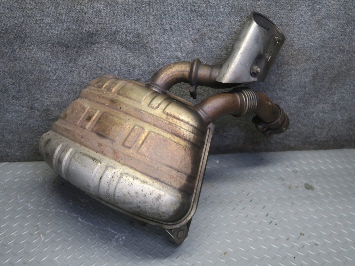 02-05 Porsche 911 996 3.6L M96.03 Rear Right & Left Exhaust Muffler w Tips Set