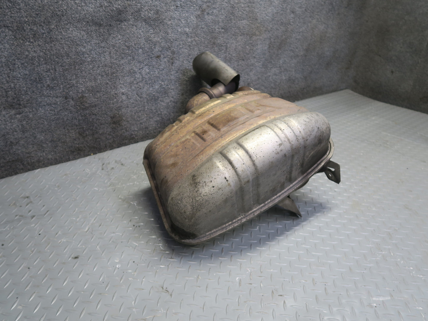 02-05 Porsche 911 996 3.6L M96.03 Rear Right & Left Exhaust Muffler w Tips Set