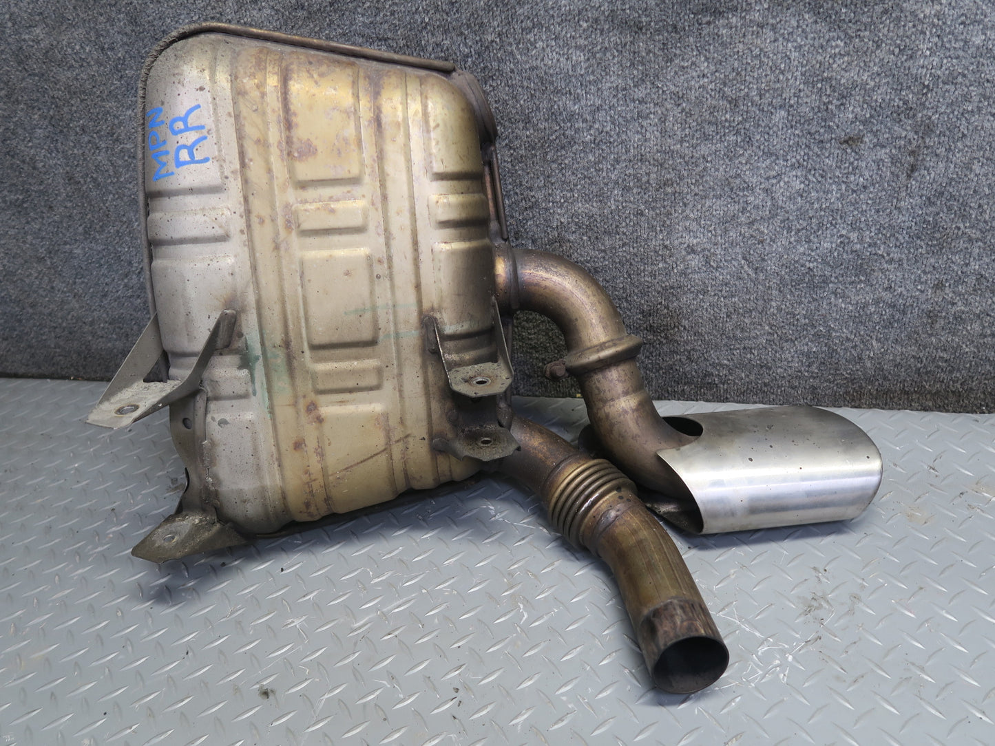 02-05 Porsche 911 996 3.6L M96.03 Rear Right & Left Exhaust Muffler w Tips Set