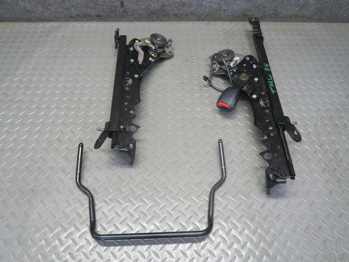 00-05 Toyota MR2 Spyder ZZW30L Front Right Seat Lower Track Rails OEM