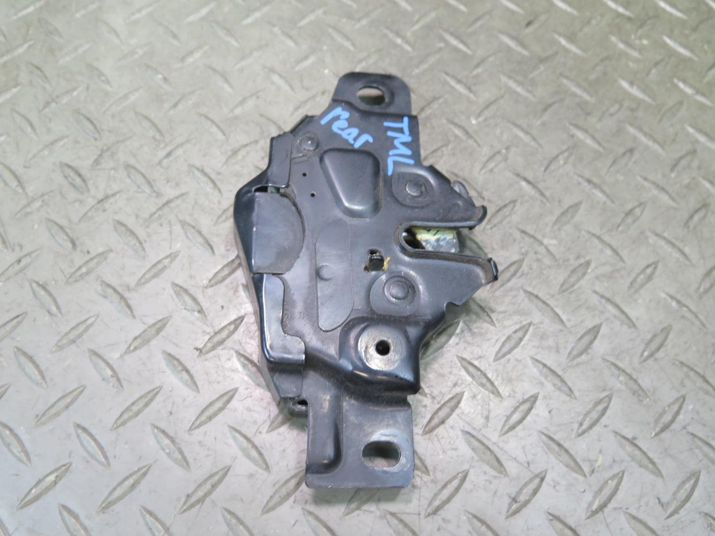 00-05 Toyota MR2 Spyder ZZW30L Rear Trunk Lock Latch Actuator
