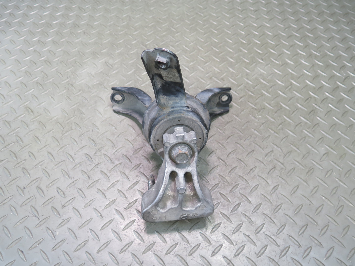00-05 Toyota MR2 Spyder ZZW30L 1.8L 1ZZFE Right Engine Mount Bracket Support OEM