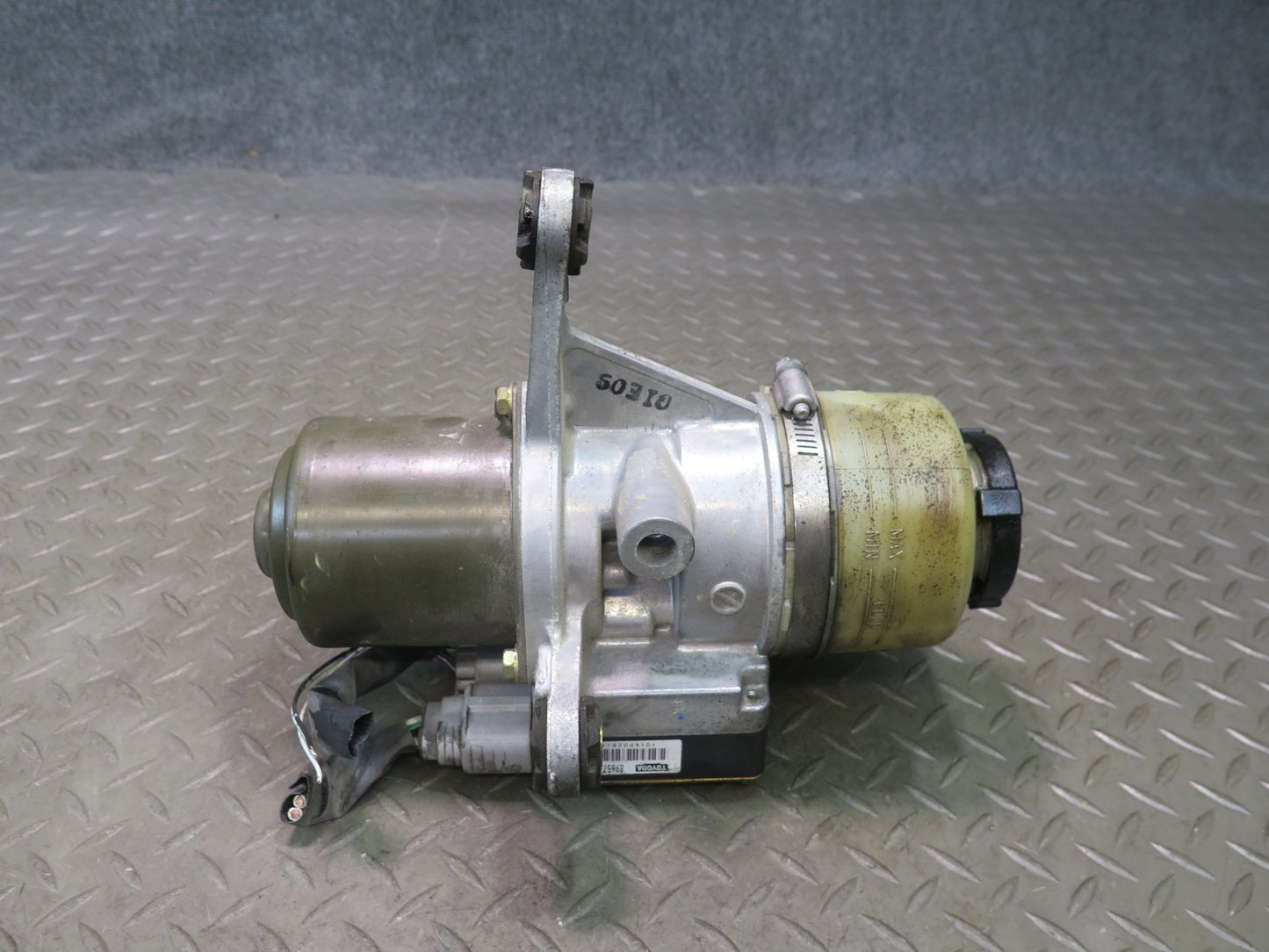00-05 Toyota MR2 Spyder ZZW30L Power Steering Pump 89657-17010 OEM