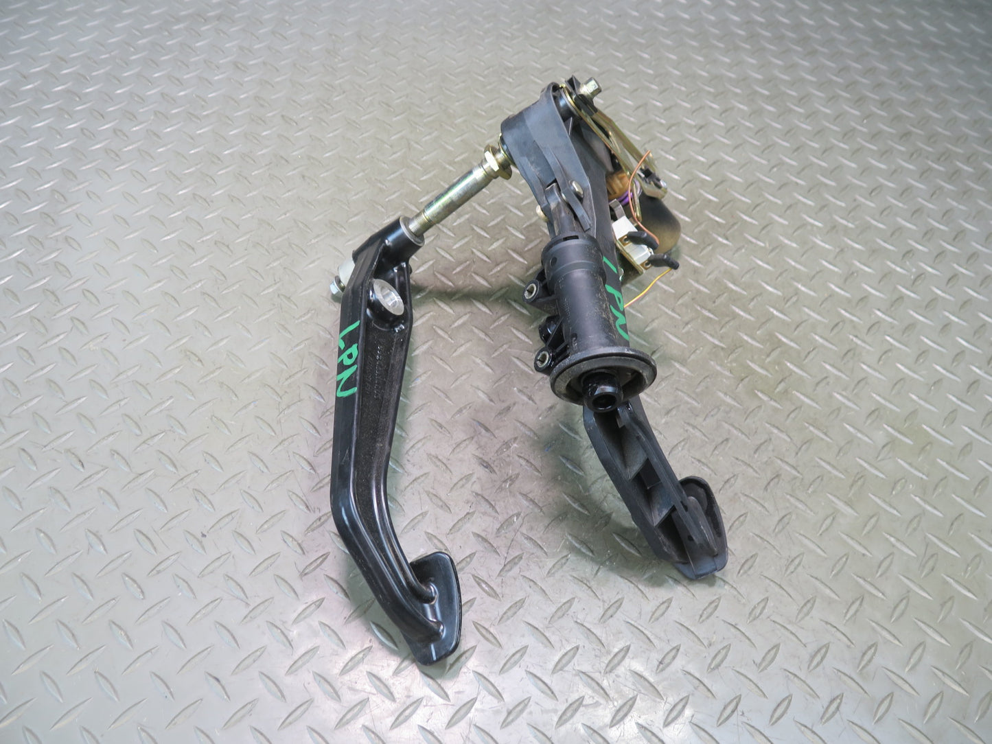 1999-2004 Porsche 911 996 Clutch & Brake Pedal Assembly