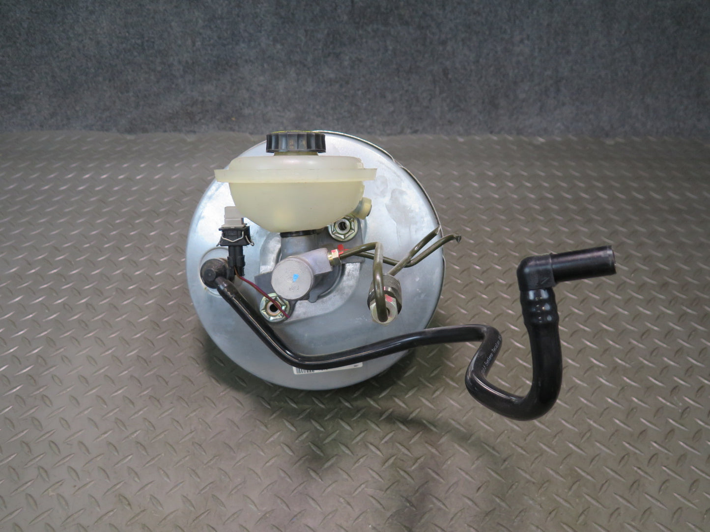 1999-2004 Porsche 911 996 Brake Master Cylinder Booster Fluid Reservoir Tank