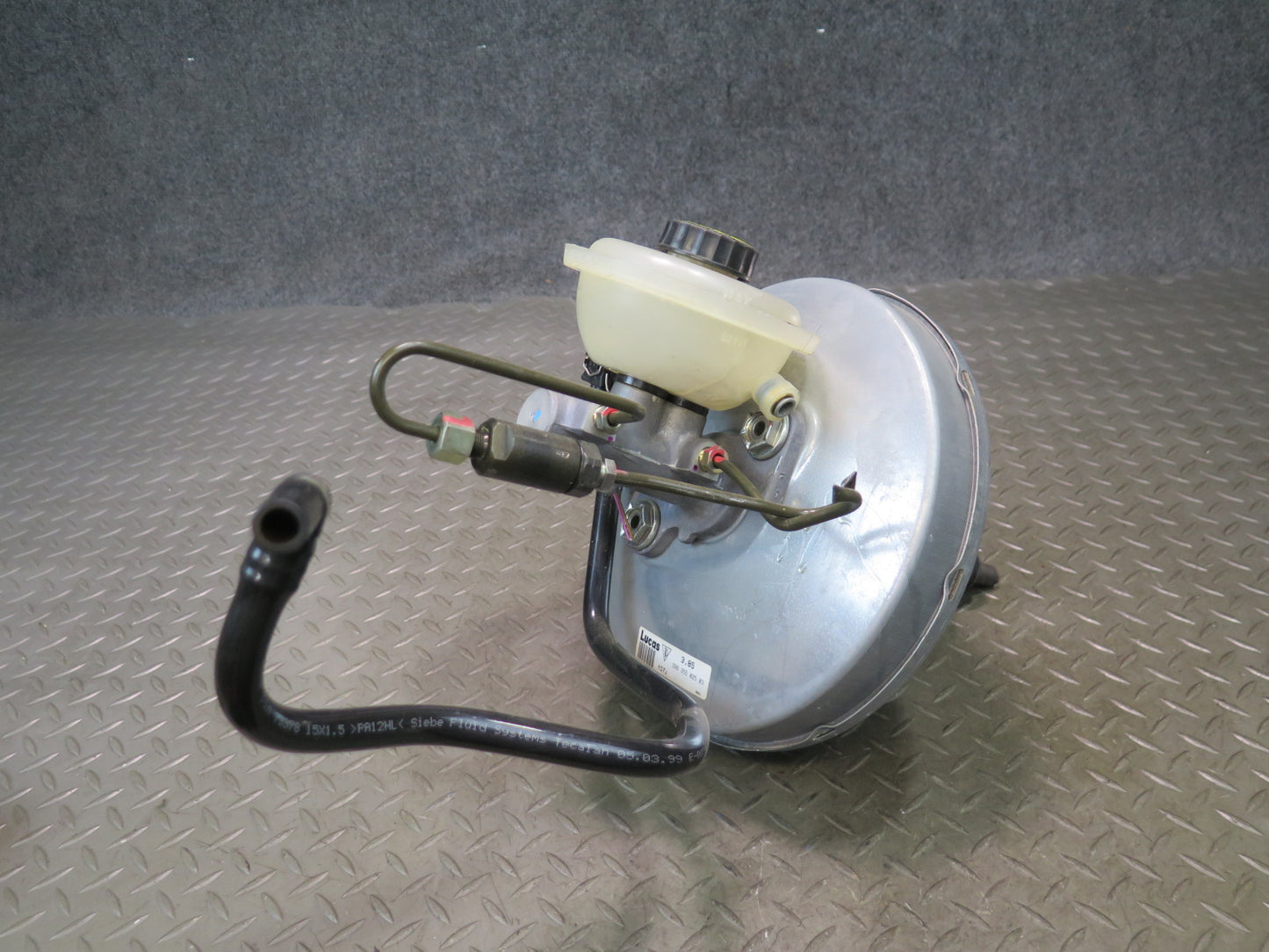 1999-2004 Porsche 911 996 Brake Master Cylinder Booster Fluid Reservoir Tank