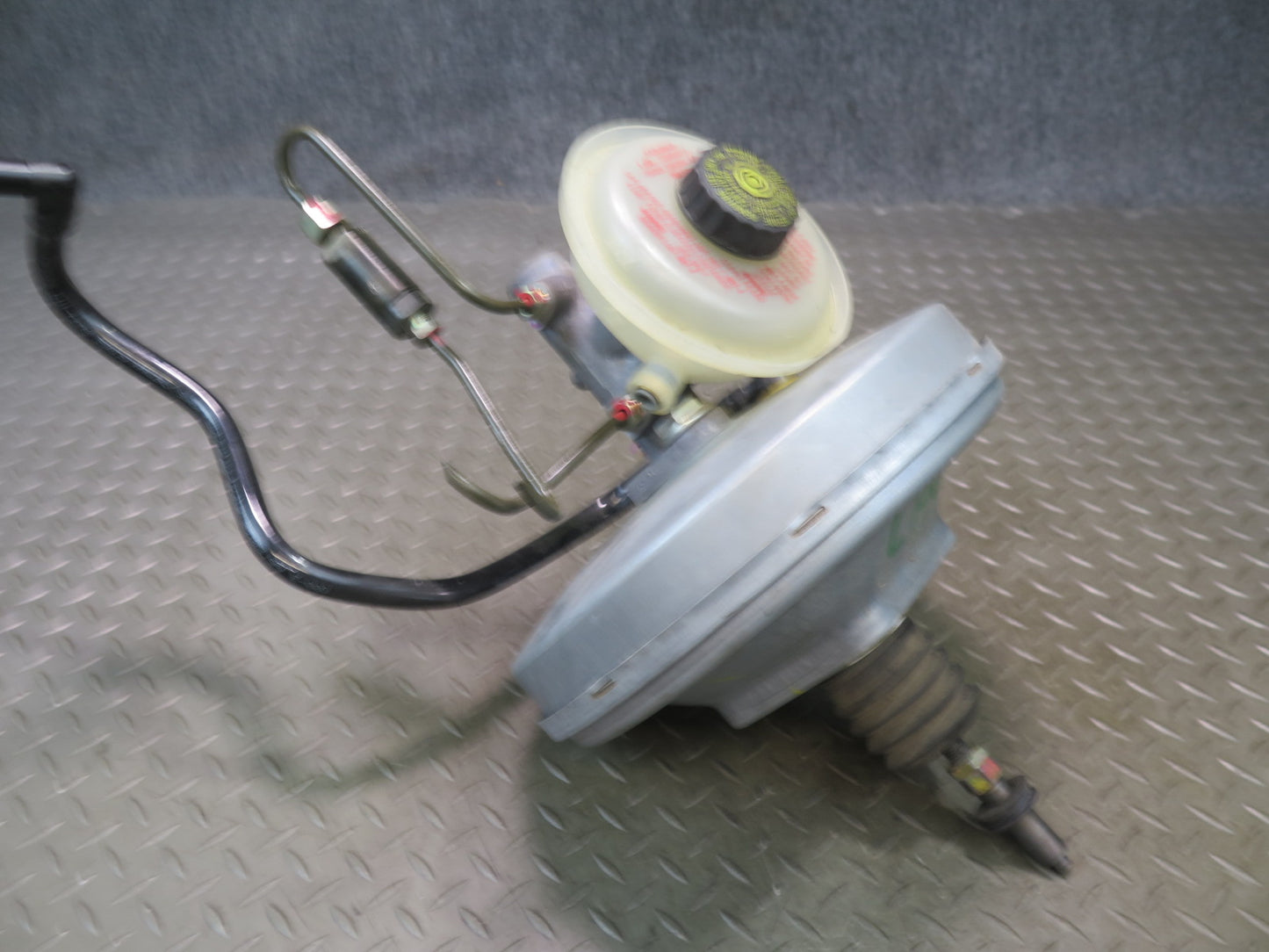 1999-2004 Porsche 911 996 Brake Master Cylinder Booster Fluid Reservoir Tank