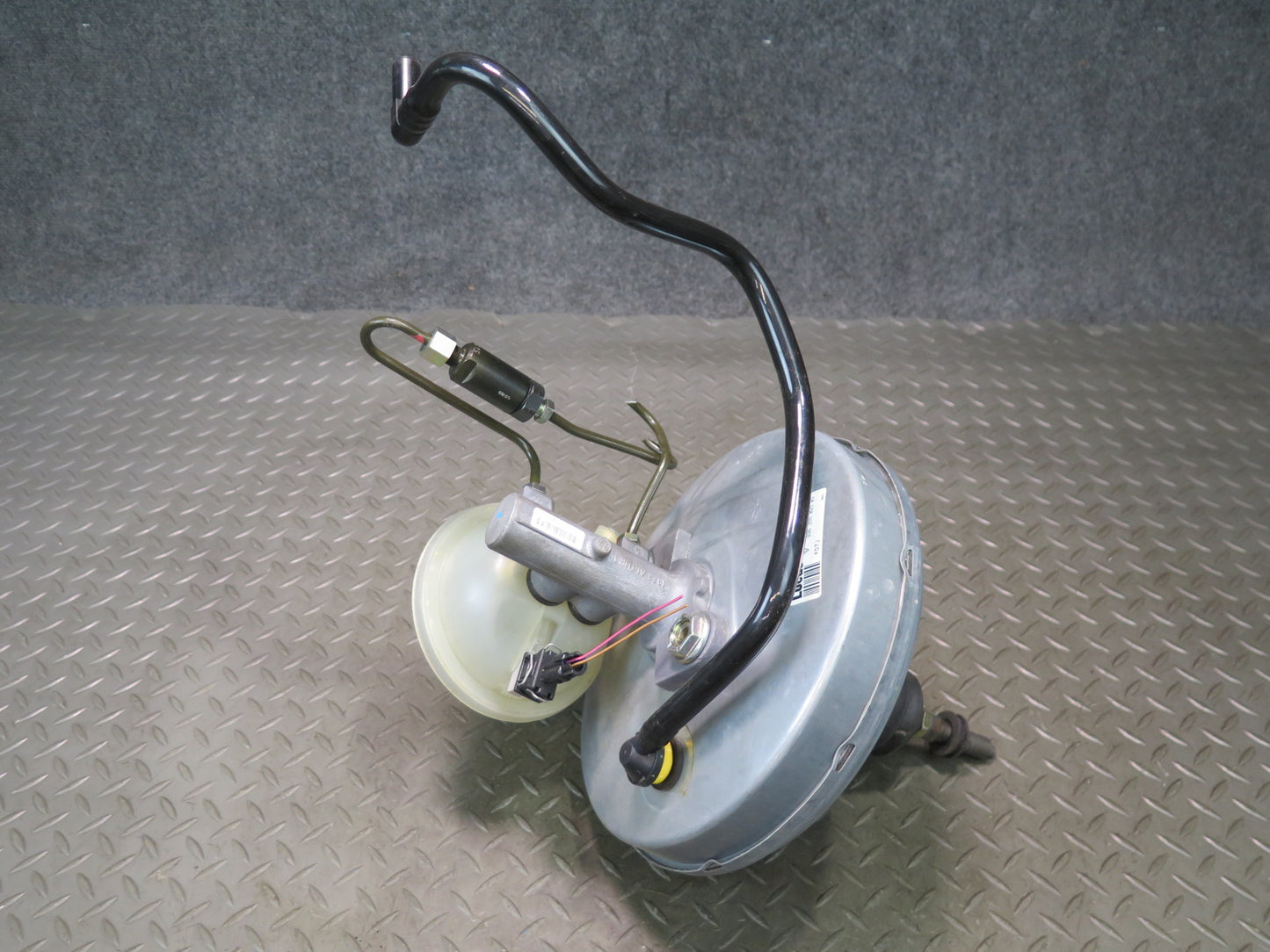 1999-2004 Porsche 911 996 Brake Master Cylinder Booster Fluid Reservoir Tank