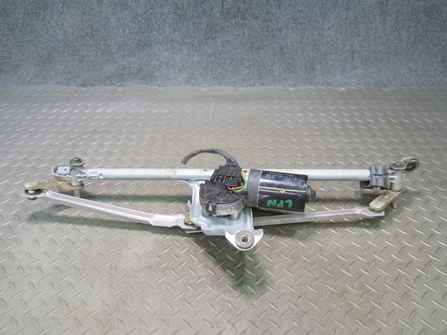 1999-2004 Porsche 911 996 Windshield Wiper Transmission Linkage w Motor