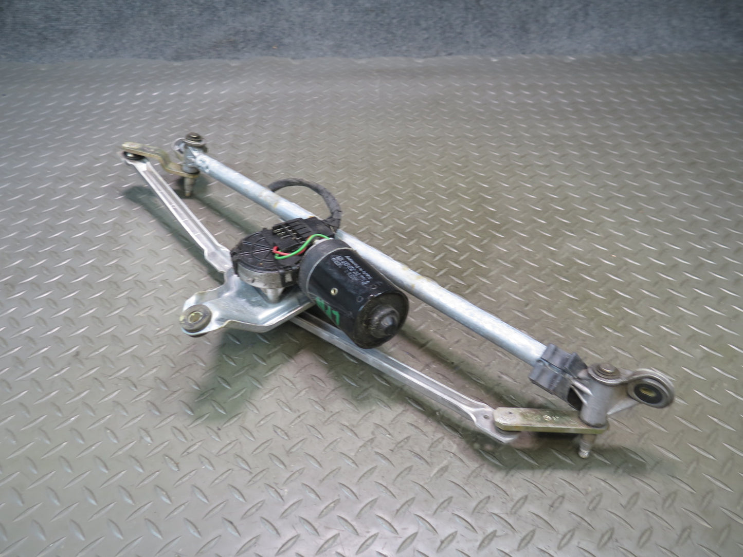 1999-2004 Porsche 911 996 Windshield Wiper Transmission Linkage w Motor