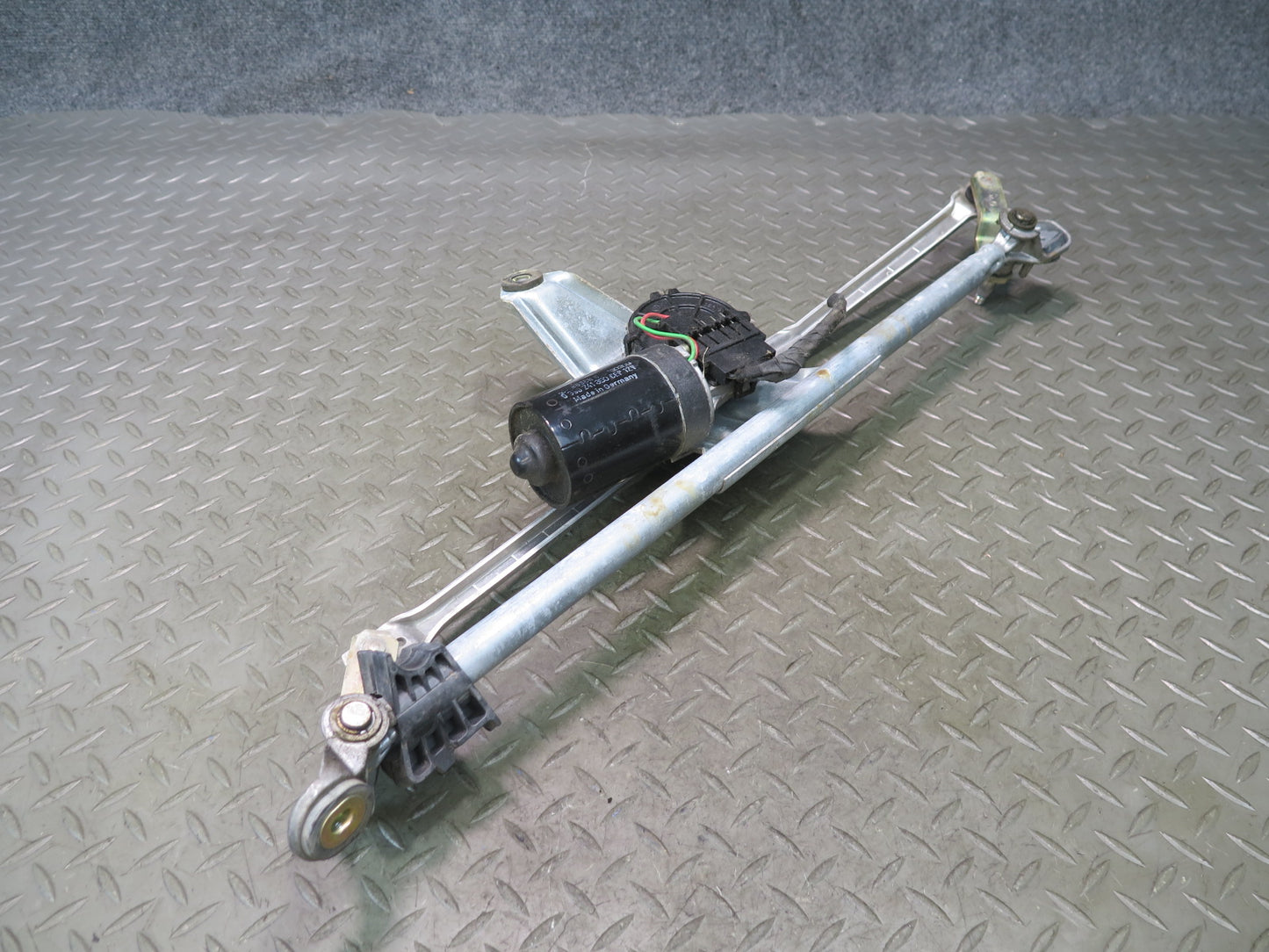 1999-2004 Porsche 911 996 Windshield Wiper Transmission Linkage w Motor
