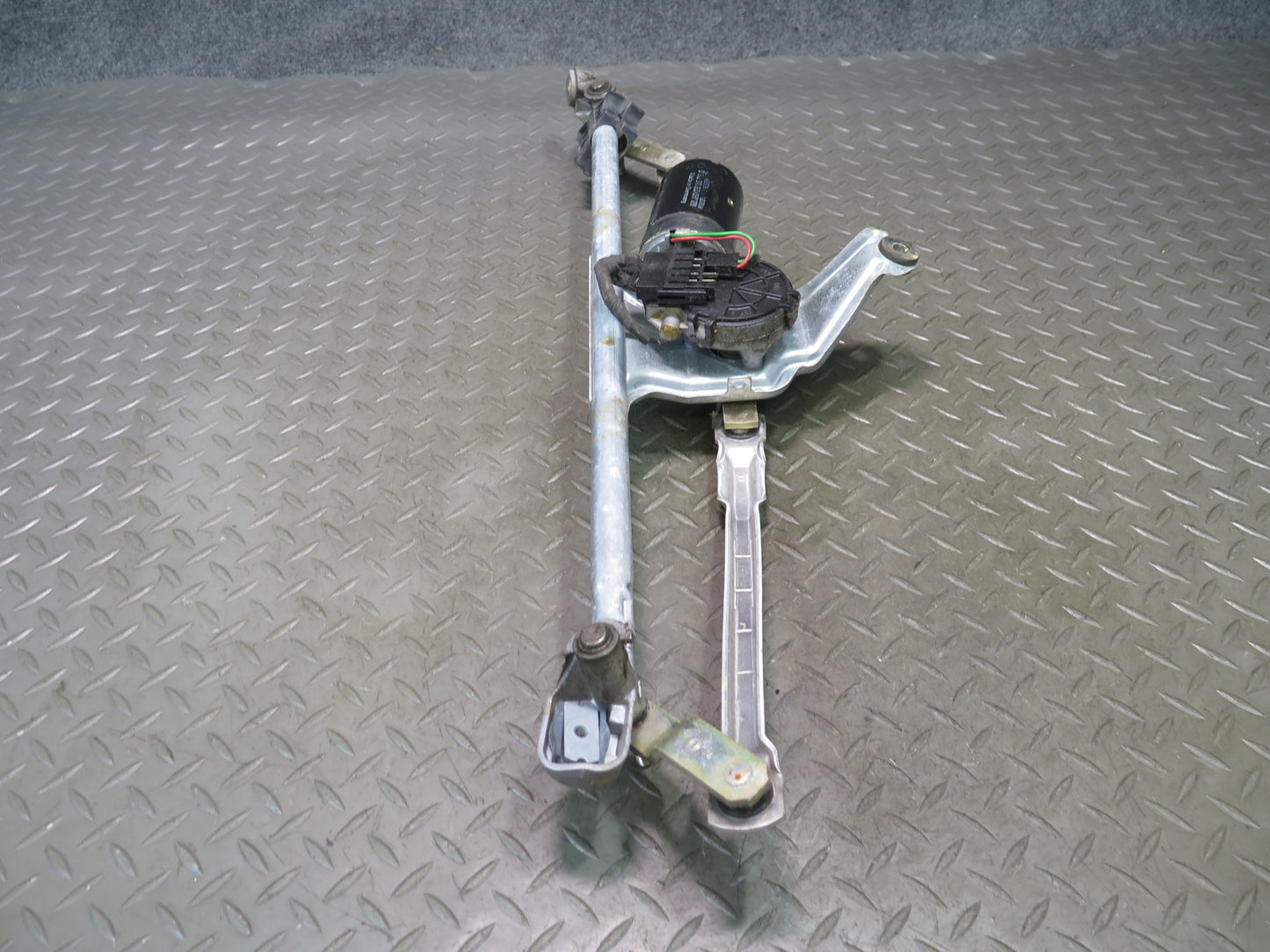 1999-2004 Porsche 911 996 Windshield Wiper Transmission Linkage w Motor