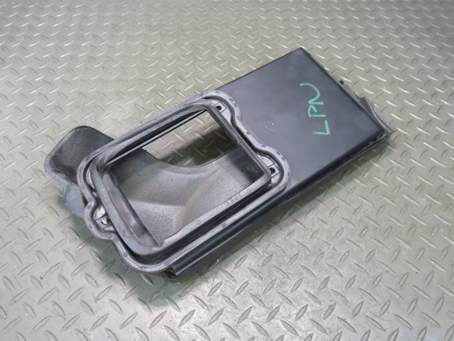 1999-2004 Porsche 911 996 Air Intake Cleaner Filter Box Lid Cover 99657202901