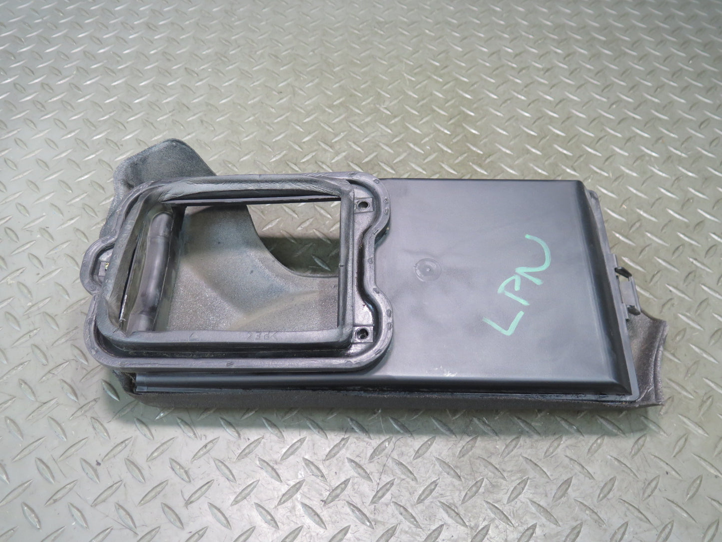 1999-2004 Porsche 911 996 Air Intake Cleaner Filter Box Lid Cover 99657202901