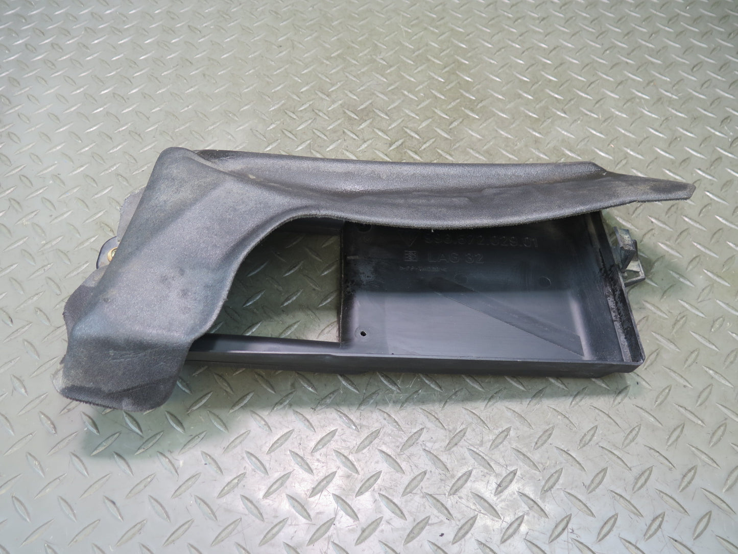 1999-2004 Porsche 911 996 Air Intake Cleaner Filter Box Lid Cover 99657202901