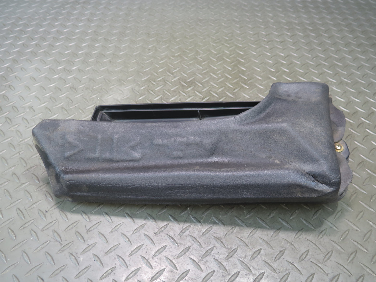 1999-2004 Porsche 911 996 Air Intake Cleaner Filter Box Lid Cover 99657202901